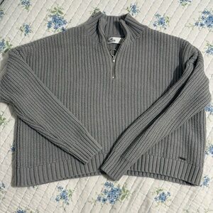 Hollister Women's Gray Zip-Up Sweater